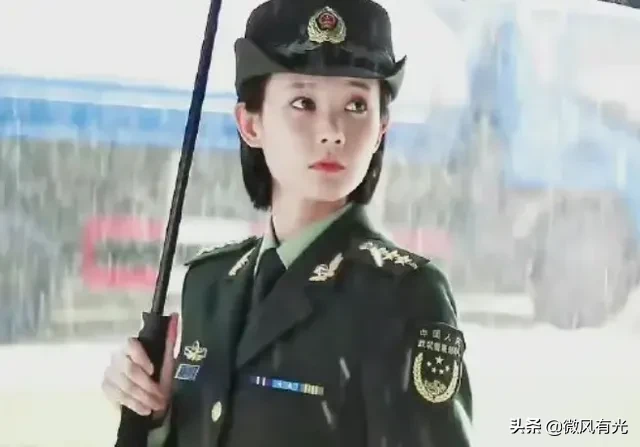 军旅剧的主角都要谈一场恋爱，《特战荣耀》会不会也掉入这个循环？