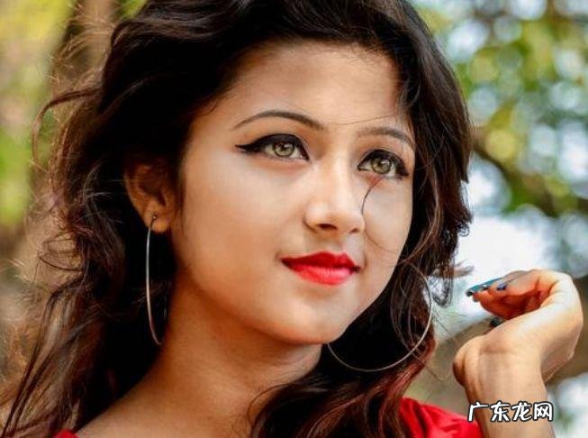 在印度大街上,遇到带着鼻环的女人搭讪,该怎么回应?