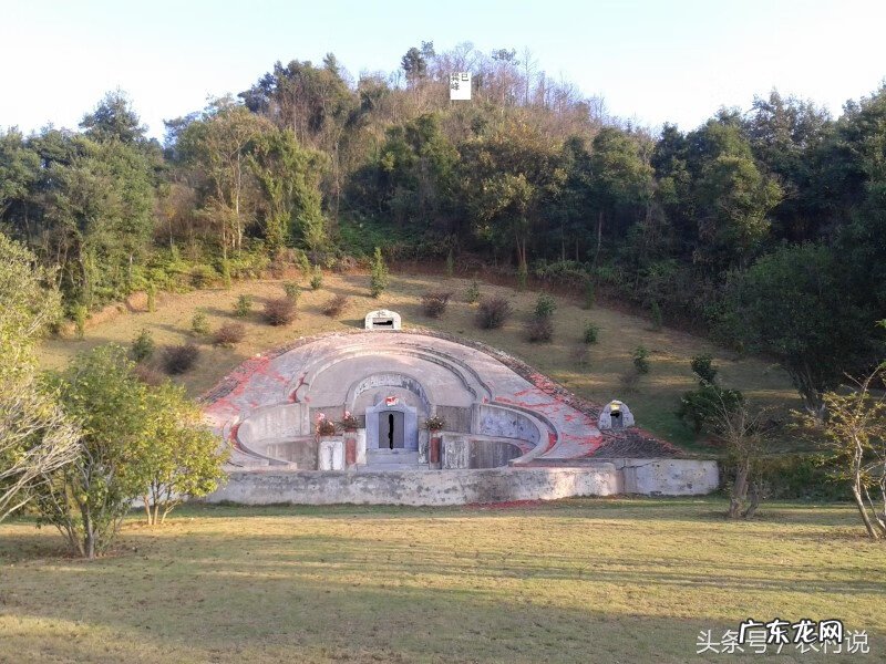 坟前庙后是风水宝地 风水宝地坟后有泉水如何