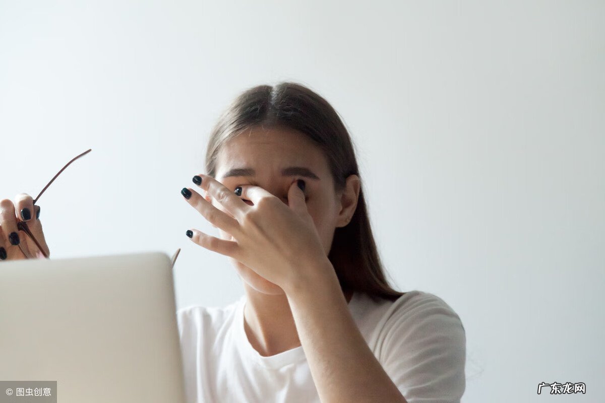 眼睛干是什么原因 眼睛干