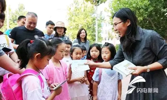 乡村教师流失严重，当一名乡村教师到底有多难？