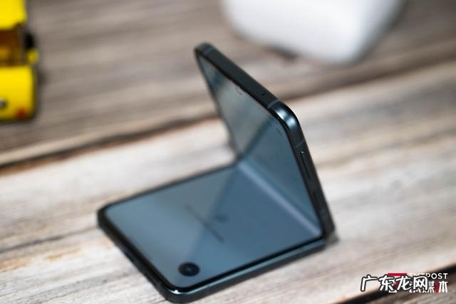 三星2022翻盖手机新款图片 三星galaxy z flip3多少钱