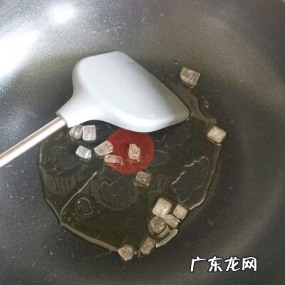 鸡爪子怎么做好吃又简单 请问鸡爪子怎么做好吃