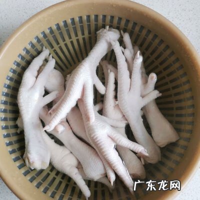 鸡爪子怎么做好吃又简单 请问鸡爪子怎么做好吃