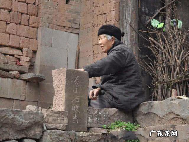 门对厕所门风水化解 门对着道的风水