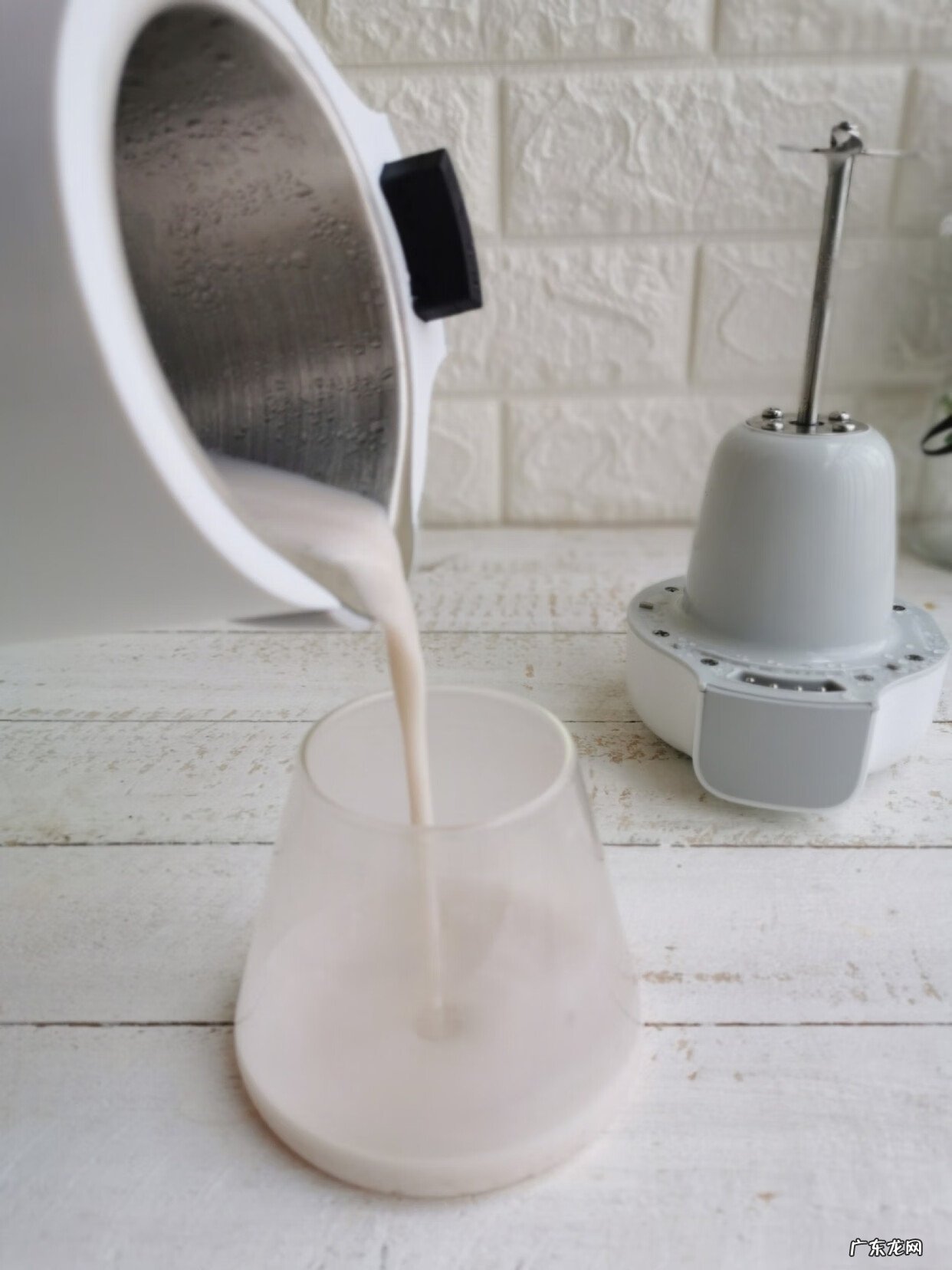 吃什么能白发变黑 吃什么能让白发变黑?