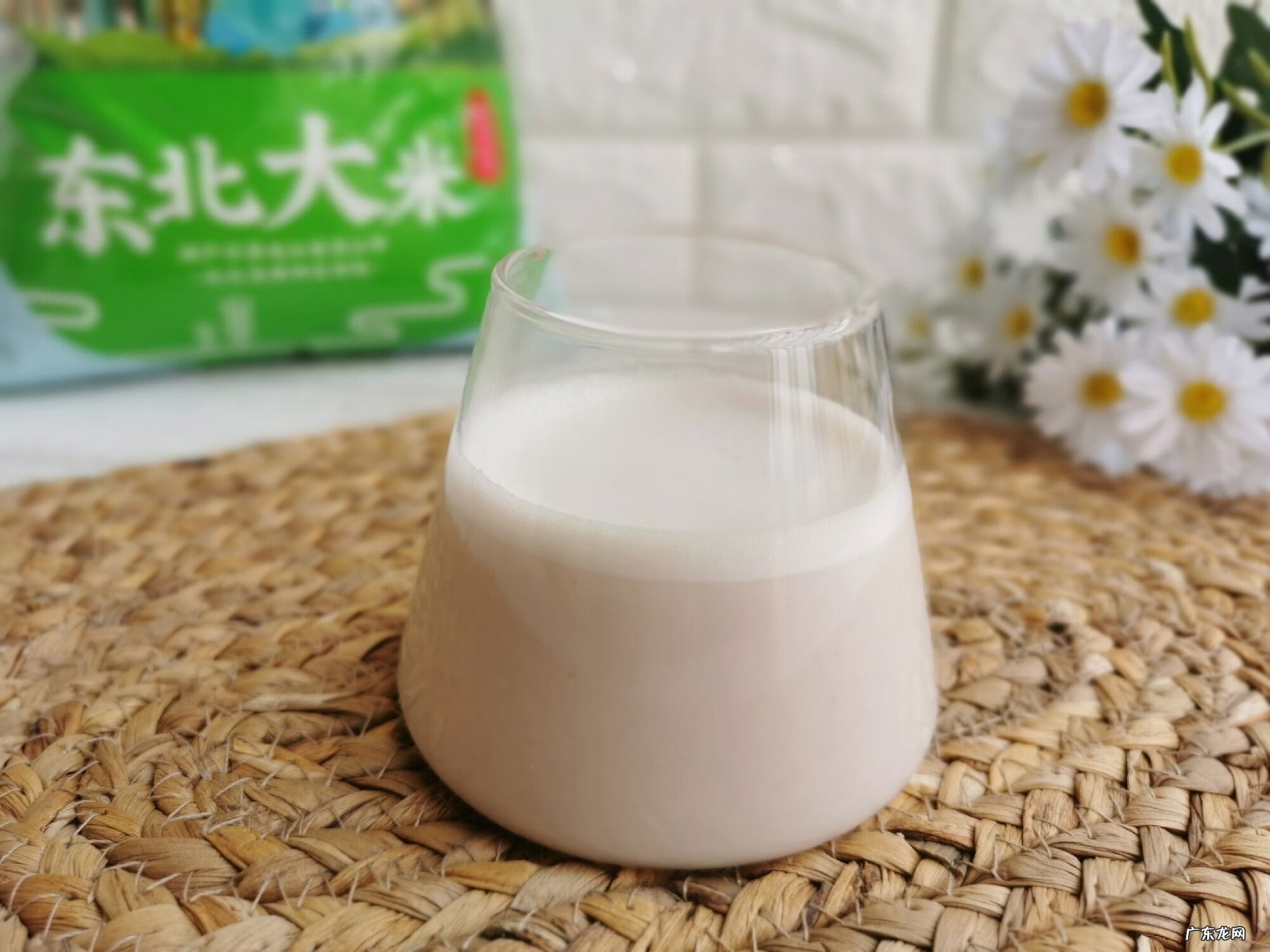 吃什么能白发变黑 吃什么能让白发变黑?