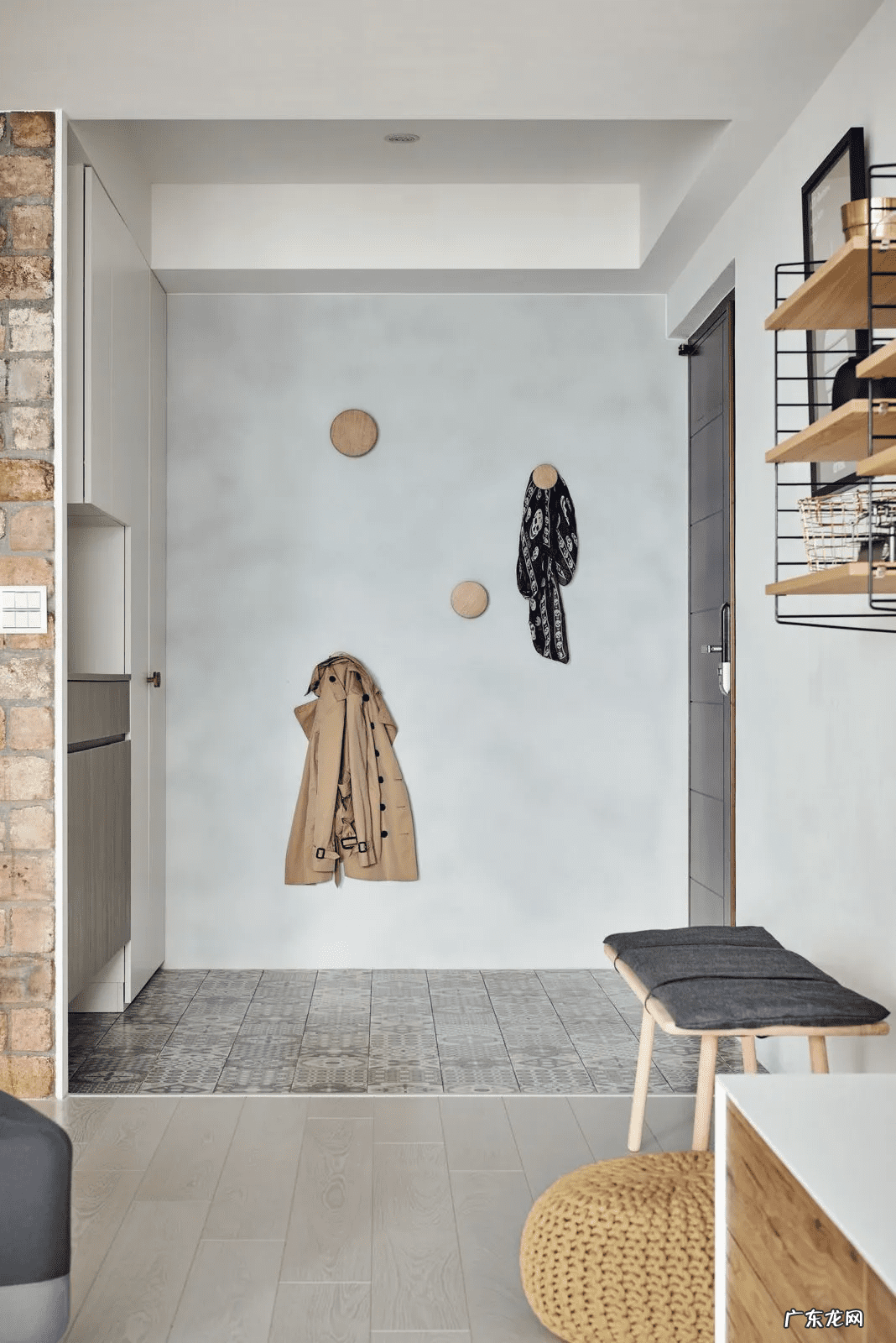 进家门看见什么好风水 装修风水卧室房门对大门