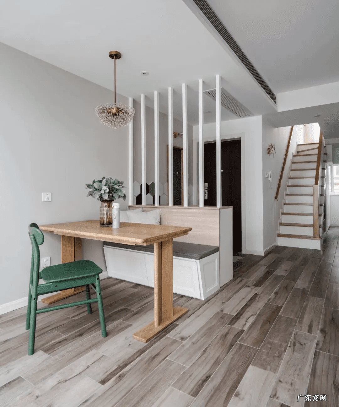 进家门看见什么好风水 装修风水卧室房门对大门