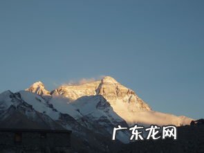 珠穆朗玛峰的简介四百字 关于珠穆朗玛峰的资料简介