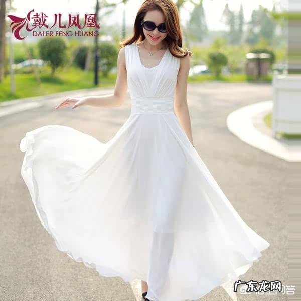 女生穿着沙滩长裙走路有什么感觉?