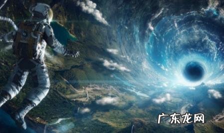 宇航员被黑洞吸入进入另一个宇宙 二名宇航员被吸入黑洞是真的吗视频