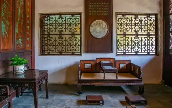 红木家具的风水作用 红色家具风水图片大全