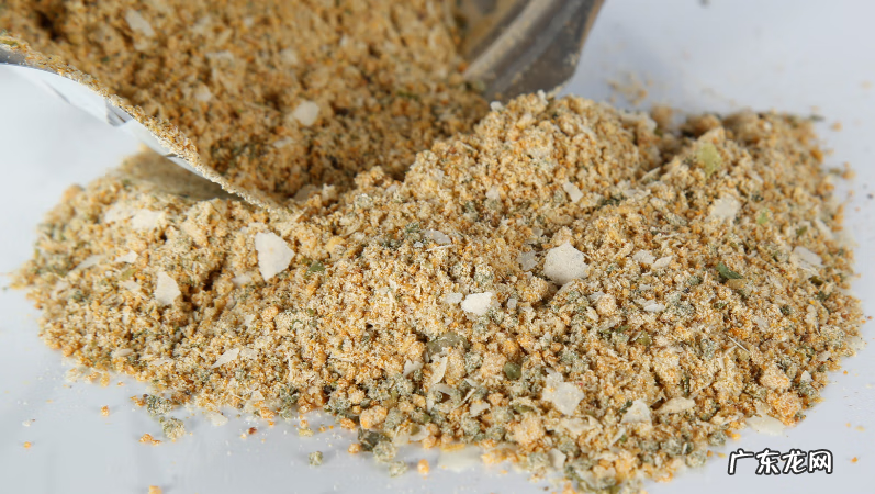 钓鲤鱼诱饵 钓鱼诱饵可以喂鱼吗