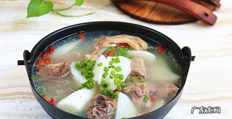 10月24日,就是“霜降”节气了,饮食上吃点啥好?又该如何养生,健康过冬?