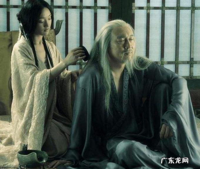 三思而后行的事例简短概括 三思而后行的议论文例子