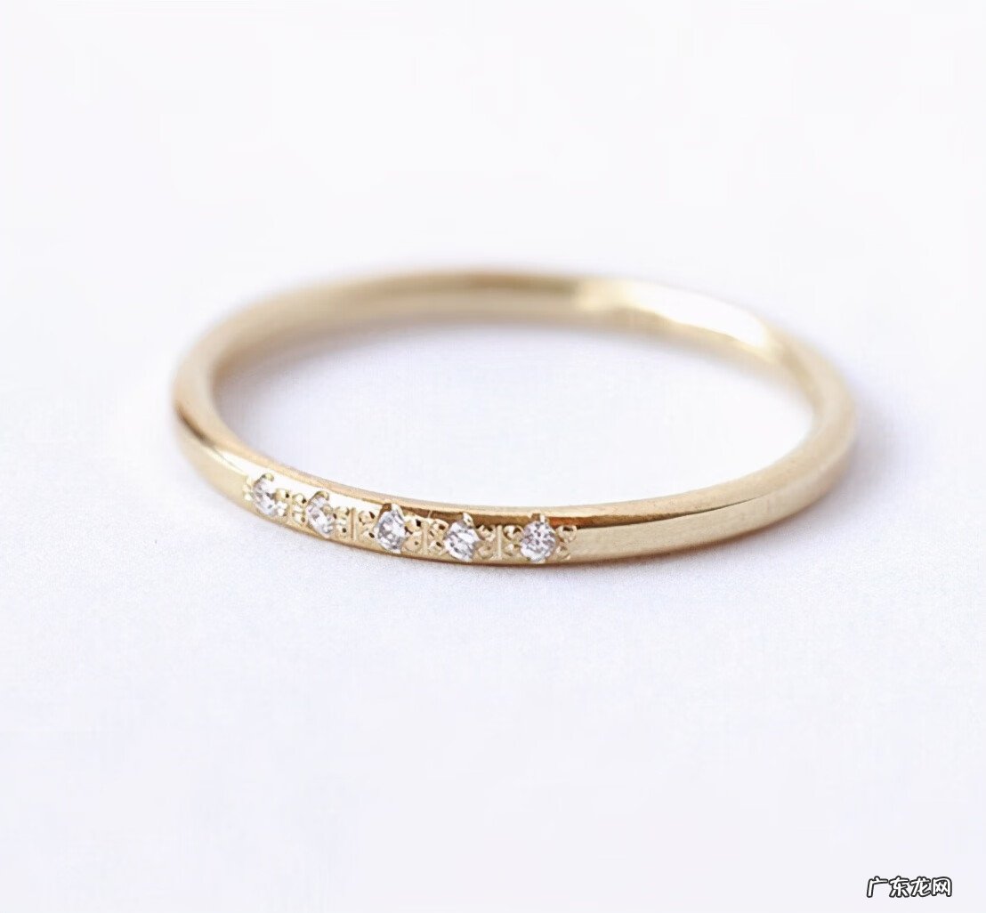 戒指里刻字刻什么 戒指刻字大全