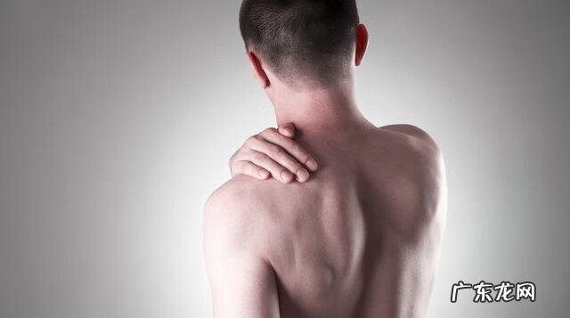 后背疼痛是什么问题 后背疼痛是什么原因