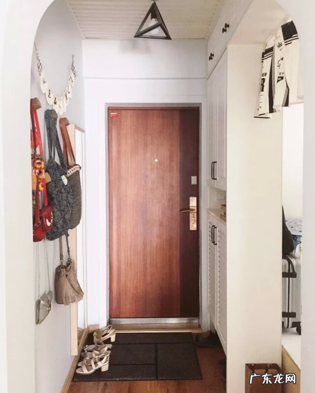 五金衣架钩 挂衣钩一般几钩好风水