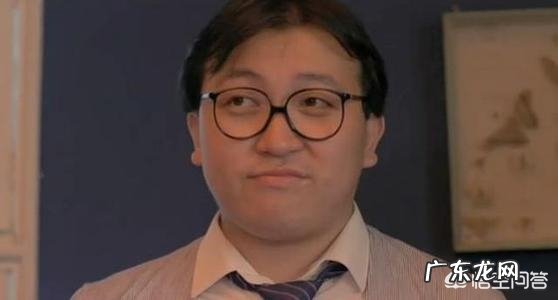 八九十年代香港拍摄了大量的烂片，可为何现在看起来这些片子比如今的烂片更有感觉呢？