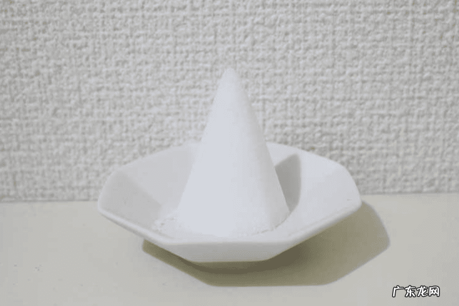 花椒和盐泡脚的好处 盐和花椒放屋在风水上什么作用