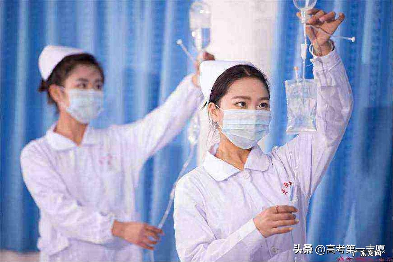 小女生学医护专业前途怎么样?