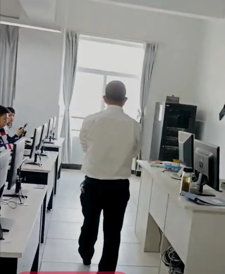 如何看待教师行业新任老师女多男少?