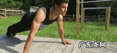 如何正确锻炼腹肌、胸肌?