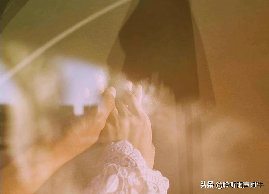 可不可以告诉我你的网恋故事,鼓励一下我?