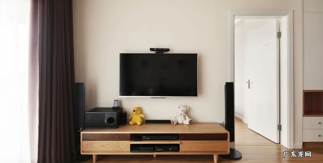 影视墙风水有啥讲究 贴壁布的影视墙效果图