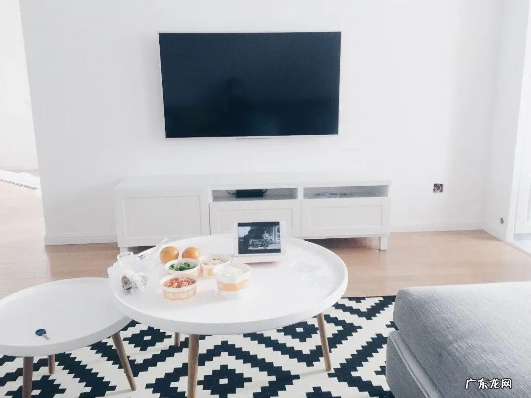 影视墙风水有啥讲究 贴壁布的影视墙效果图