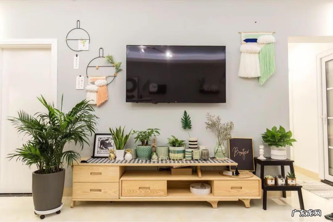 影视墙风水有啥讲究 贴壁布的影视墙效果图