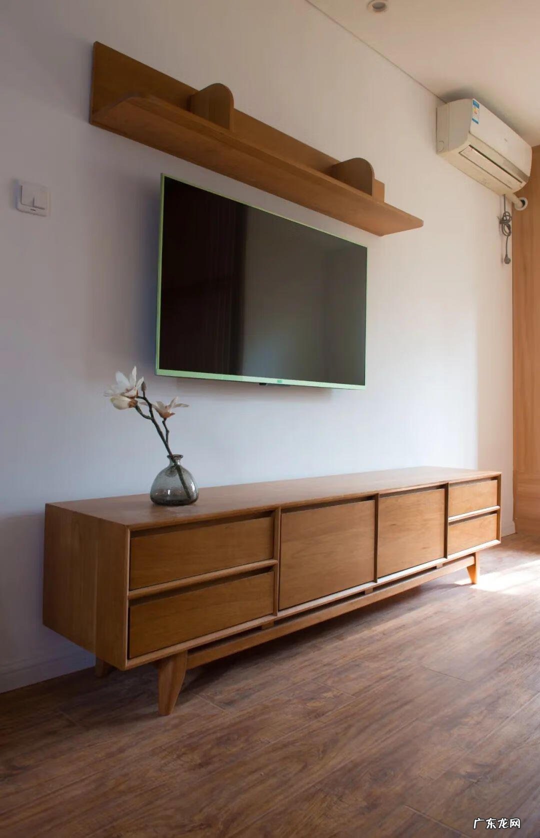 影视墙风水有啥讲究 贴壁布的影视墙效果图