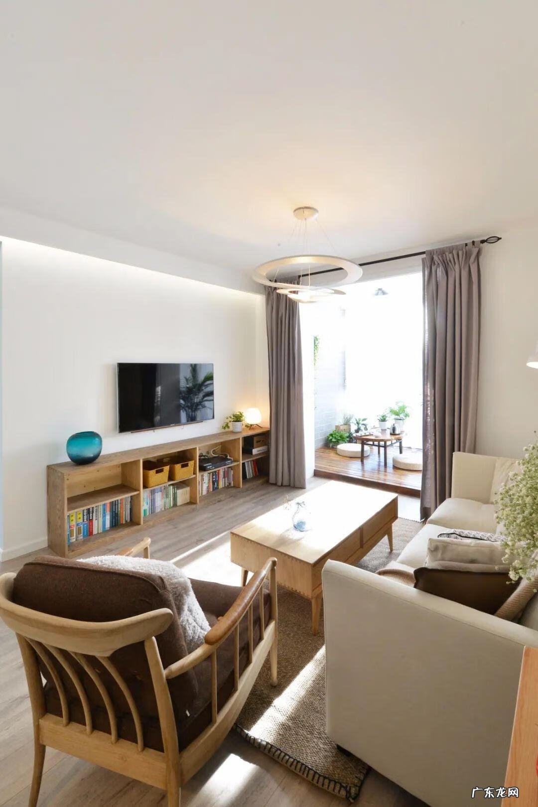 影视墙风水有啥讲究 贴壁布的影视墙效果图