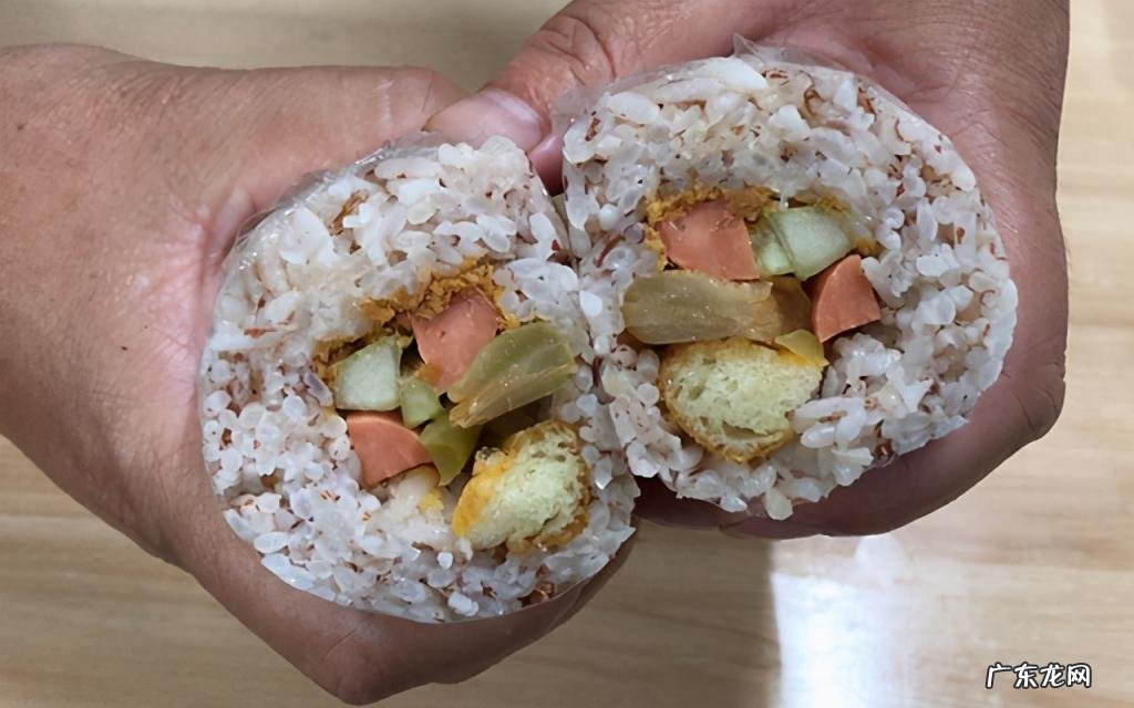 普通饭团的制作步骤视频 饭团制作流程简述