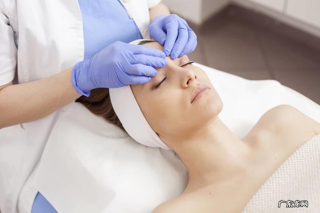 如何快速去黑眼圈 怎么有效去黑眼圈