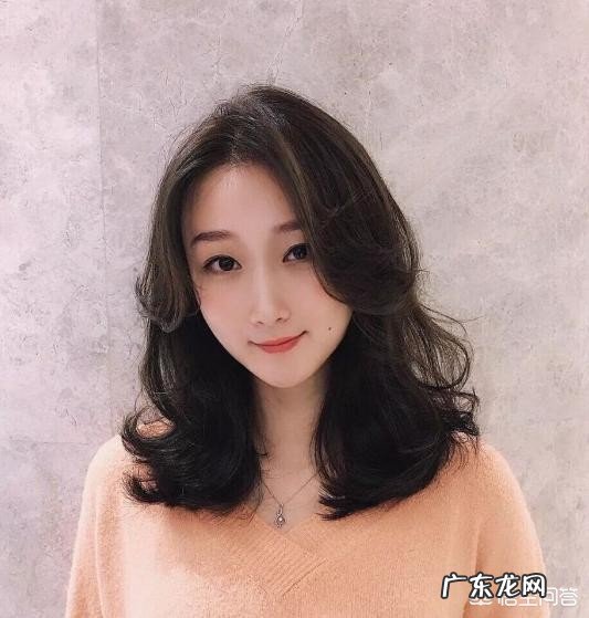 头发少,脸小,留什么发型好?