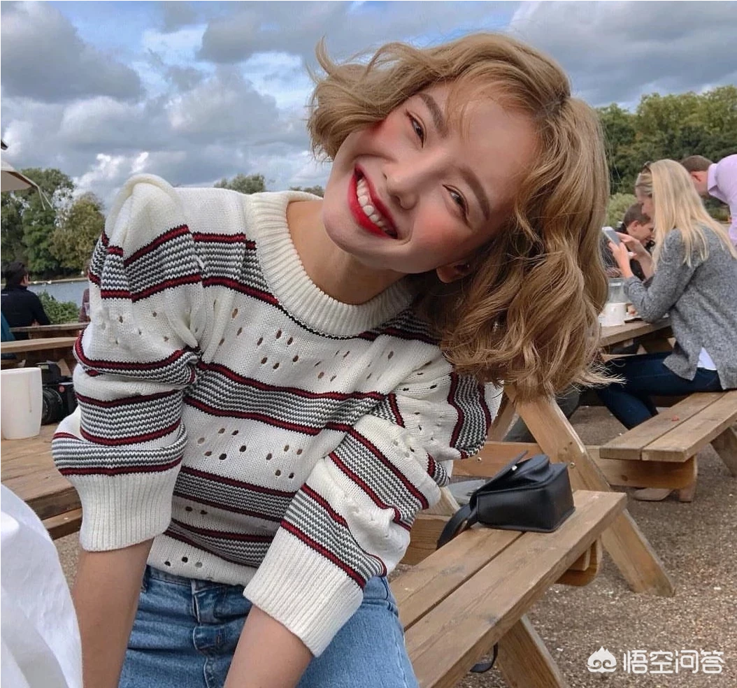 头发少,脸小,留什么发型好?