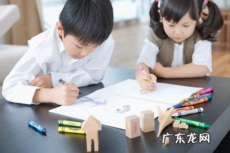 0到6岁该不该让孩子上幼儿美术课?幼儿创意美术对孩子成长有什么好处?