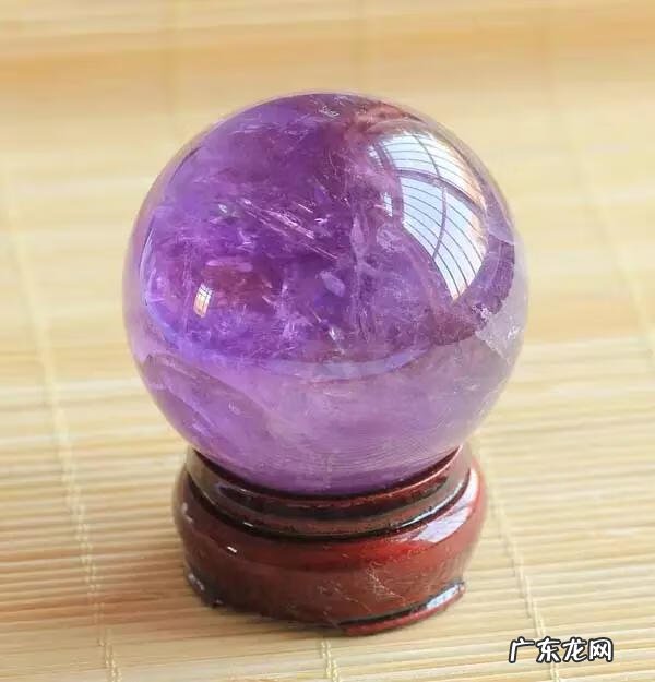 红水晶球的风水作用 紫色水晶球的风水作用