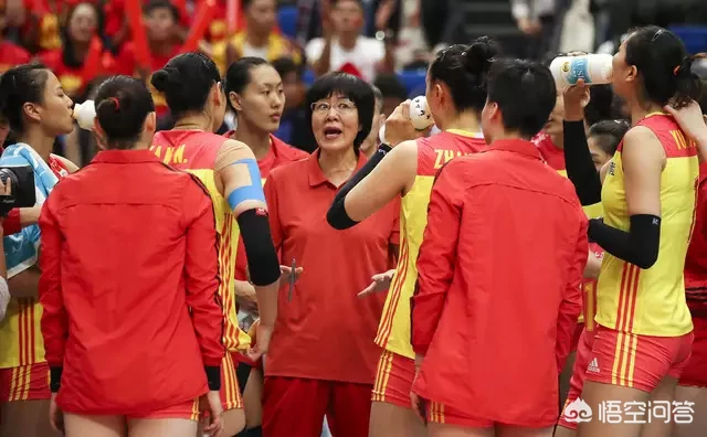 女排世锦赛半决赛，中国2比3不敌意大利女排无缘决赛，对于郎平的执教你有什么看法？