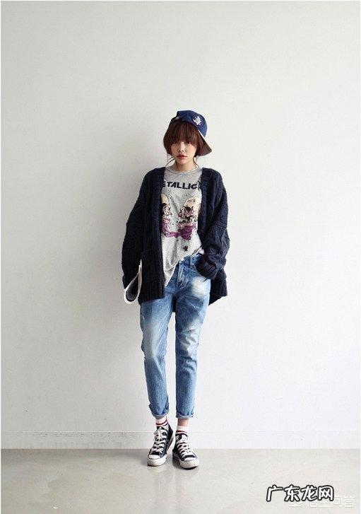 女生穿黑色的高帮帆布鞋,搭配什么颜色的袜子比较好看或显高呢?