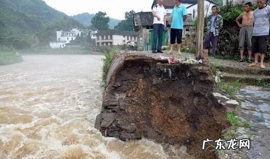 屋后面有塘的风水有讲究吗 房前有路屋后是塘的风水解决方法
