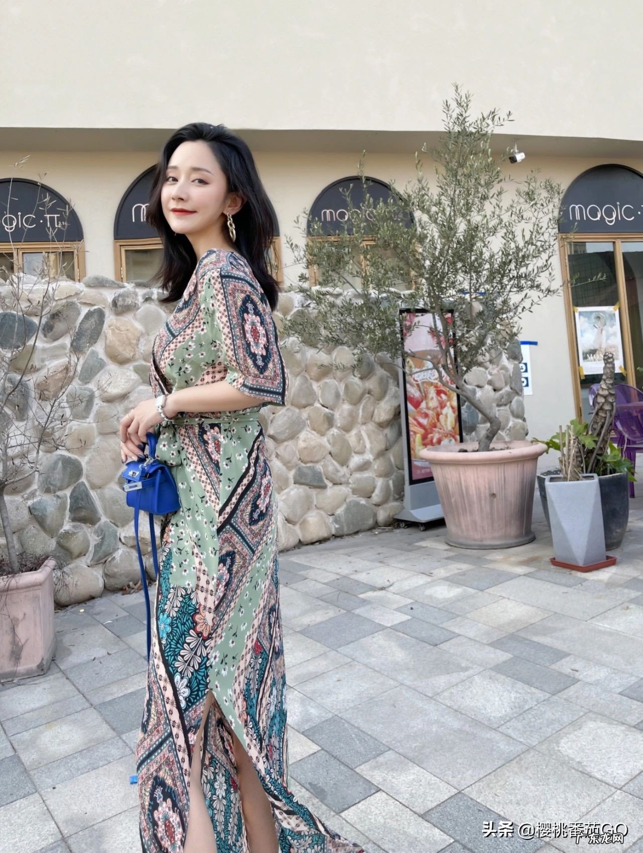 哪些款式的波西米亚风格的吊带连衣裙比较时尚?