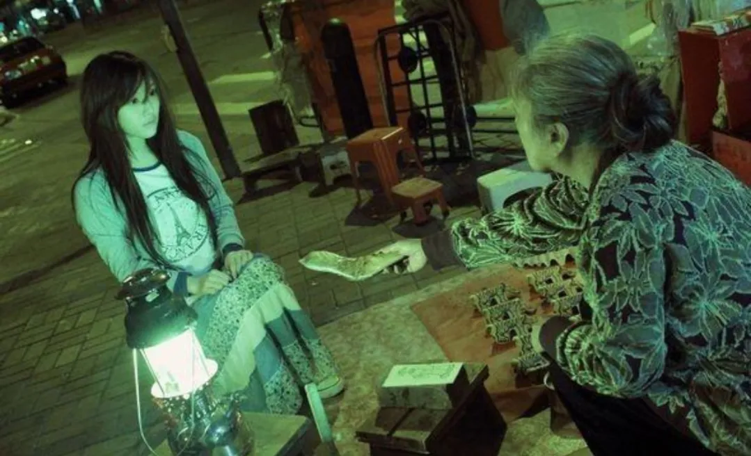 可以媲美山村老尸的香港恐怖片推荐一下?