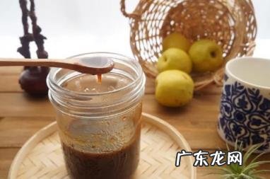 秋梨膏怎么喝好 秋梨膏熬得太硬了可以加水进去继续熬吗