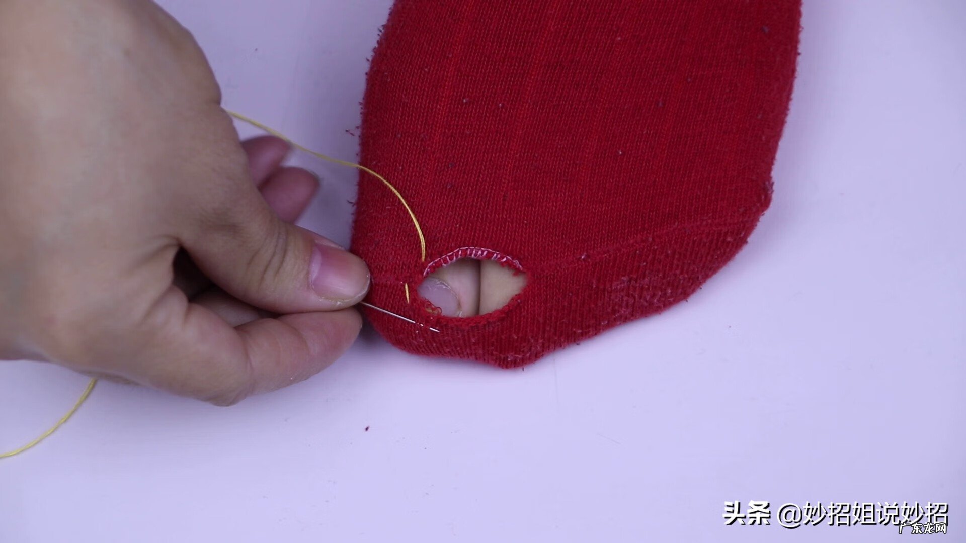 袜子漏了 袜子补丁怎么补好看