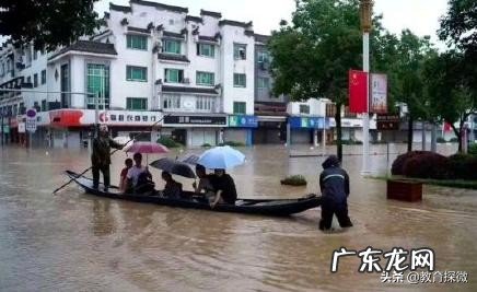 如何看待安徽黄山歙县因暴雨部分考生无法到场高考语文考试取消?