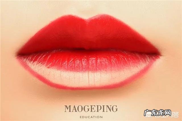 复古风红唇黑眼线妆容如何画?