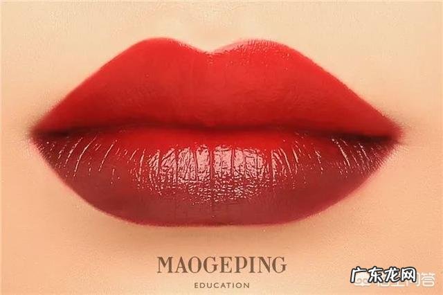 复古风红唇黑眼线妆容如何画?